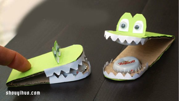 利用硬纸板和金属瓶盖diy制作幼儿鳄鱼玩具_瓶盖手工_巧艺网