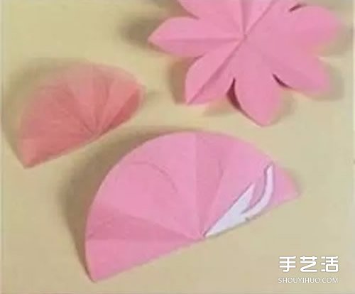 莲花烛台的制作方法 剪纸制作莲花烛台图解 