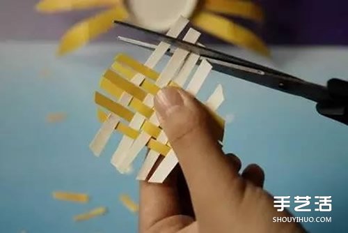 幼儿园螃蟹模型制作 一次性纸杯做螃蟹的教程 