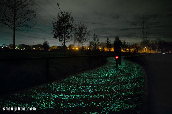 宛如璀璨夜空的脚踏车道 浪漫得不可思议！ 